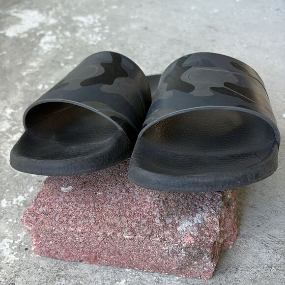 Valentino camo rubber slides main image 9